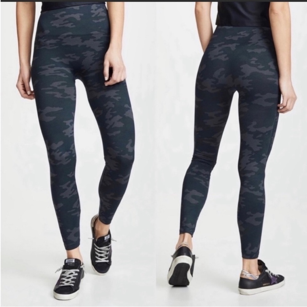SPANX Look At Me Now Seamless Leggings Blue Green Camo Print Size Medium